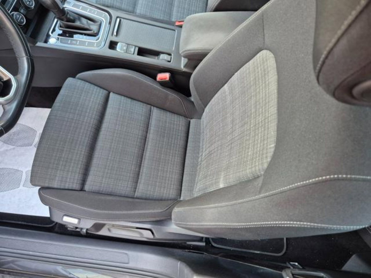 Volkswagen Passat Variant 2.0 TDI SCR EVO DSG Business (11)