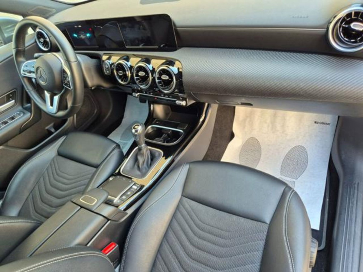 Mercedes-Benz Classe A Sedan 180 d 4p. Business (14)