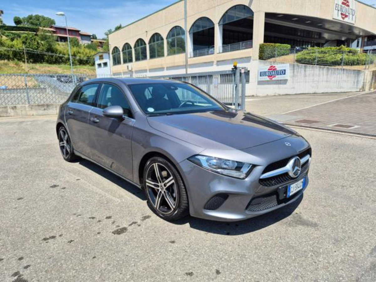 Mercedes-Benz Classe A Sedan 180 d 4p. Business (5)