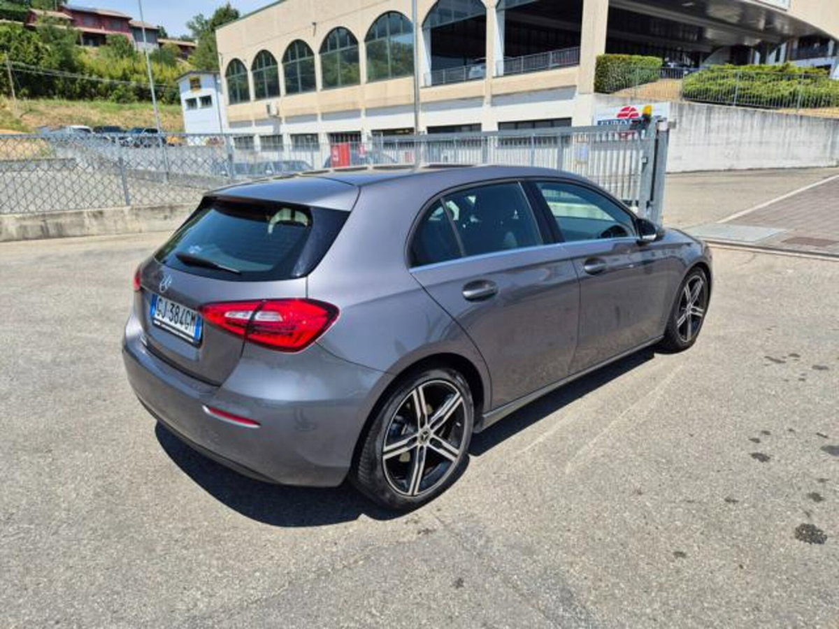 Mercedes-Benz Classe A Sedan 180 d 4p. Business (7)