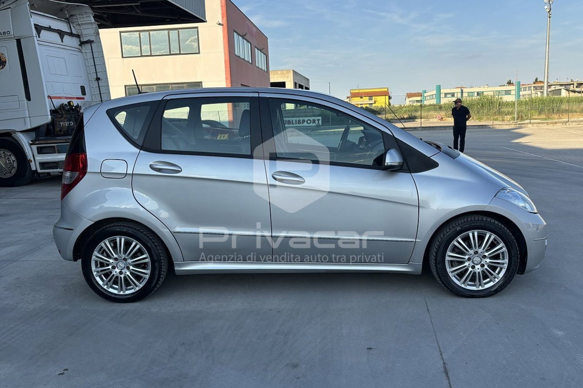Mercedes-Benz Classe A 180 CDI Premium (4)