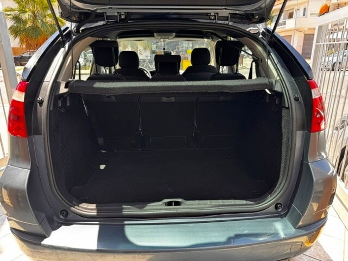 Citroen C4 Picasso 1.6 HDi 110 FAP Elegance (14)