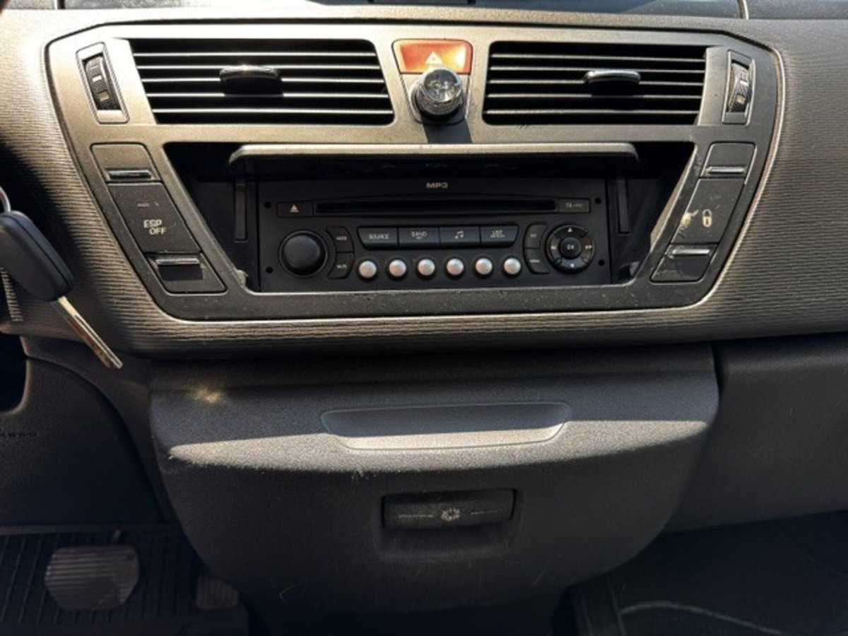 Citroen C4 Picasso 1.6 HDi 110 FAP Elegance (17)
