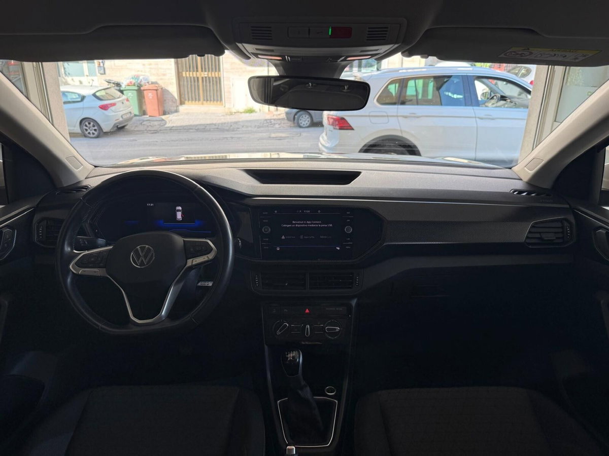 Volkswagen T-Cross 1.0 TSI Sport (9)