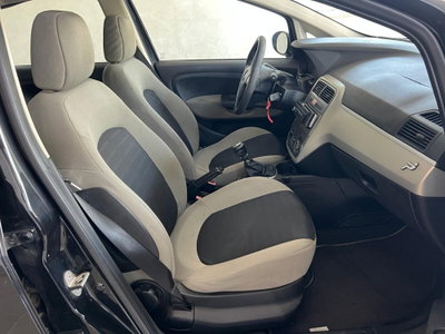 Fiat Grande Punto 1.3 MJT 90 CV 5 porte Dynamic (18)
