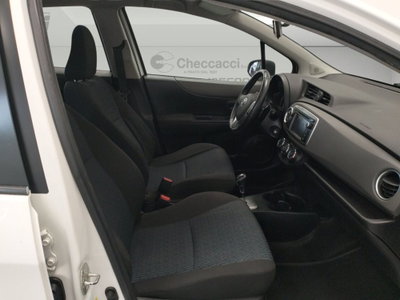 Toyota Yaris 1.D-4D 5 porte Lounge M-MT (11)
