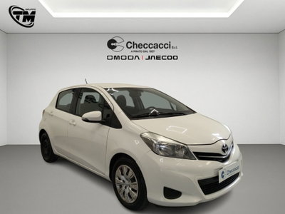 Toyota Yaris 1.D-4D 5 porte Lounge M-MT (3)