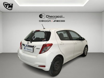 Toyota Yaris 1.D-4D 5 porte Lounge M-MT (4)