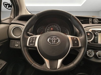 Toyota Yaris 1.D-4D 5 porte Lounge M-MT (9)