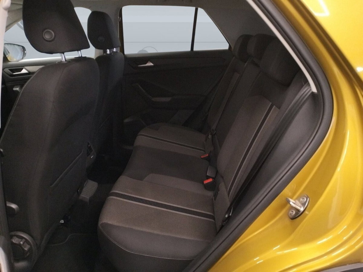 Volkswagen T-Roc 1.6 TDI SCR Style BlueMotion Technology (9)