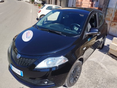 Lancia Ypsilon 1.0 FireFly 5 porte S&S Hybrid Ecochic Silver