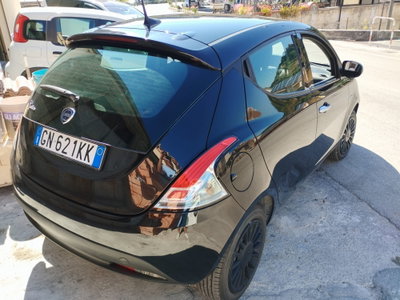 Lancia Ypsilon 1.0 FireFly 5 porte S&S Hybrid Ecochic Silver (6)