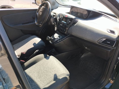 Lancia Ypsilon 1.0 FireFly 5 porte S&S Hybrid Ecochic Silver (9)