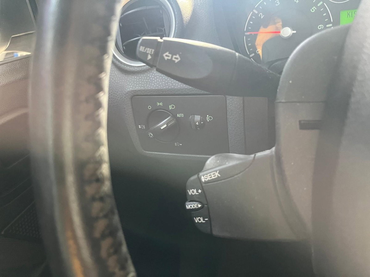 Ford Fiesta 1.2 16V 5p. Ghia (10)