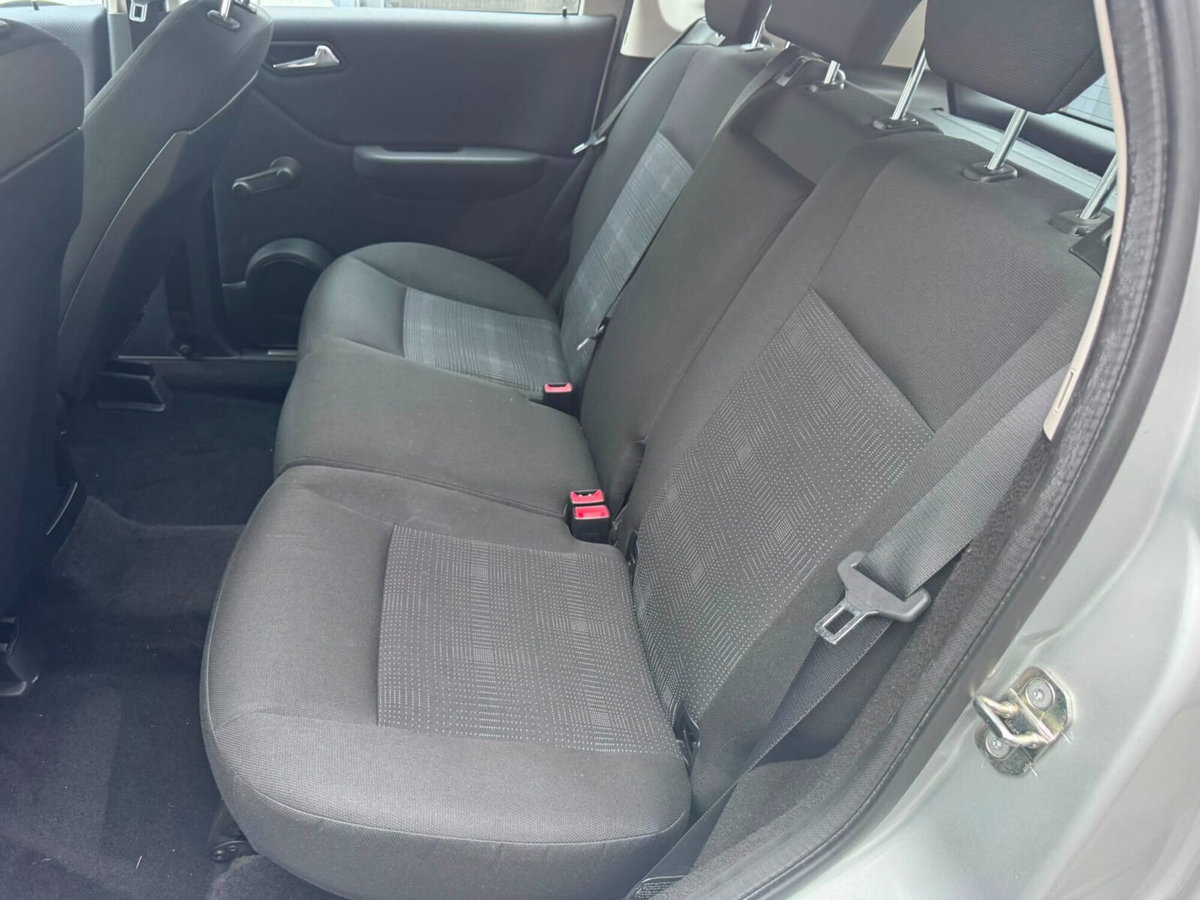 Mercedes-Benz Classe A 160 Elegance (9)