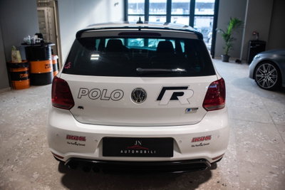 Volkswagen Polo 2.0 TSI 3 porte R-WRC (6)