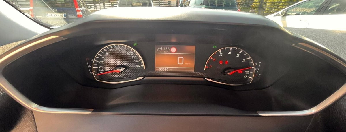 Peugeot 2008 PureTech 100 S&S Active (15)