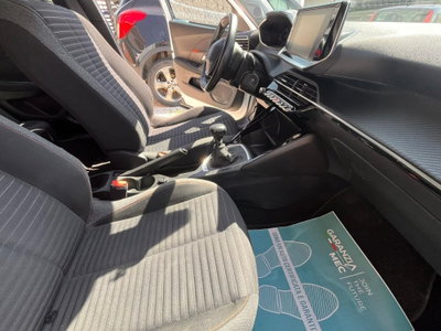 Peugeot 2008 PureTech 100 S&S Active (8)