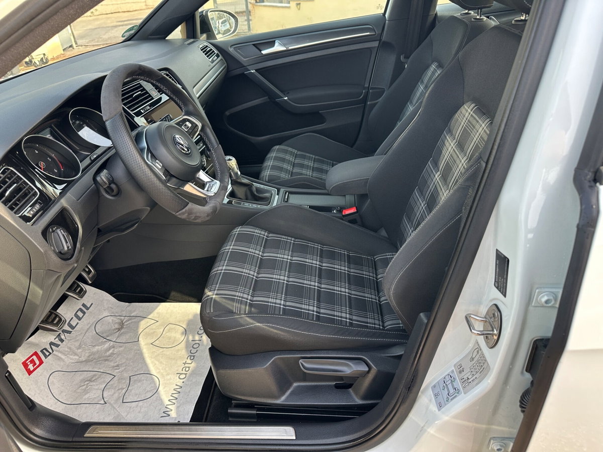 Volkswagen Golf GTD 2.0 TDI 5p. BlueMotion Technology (12)
