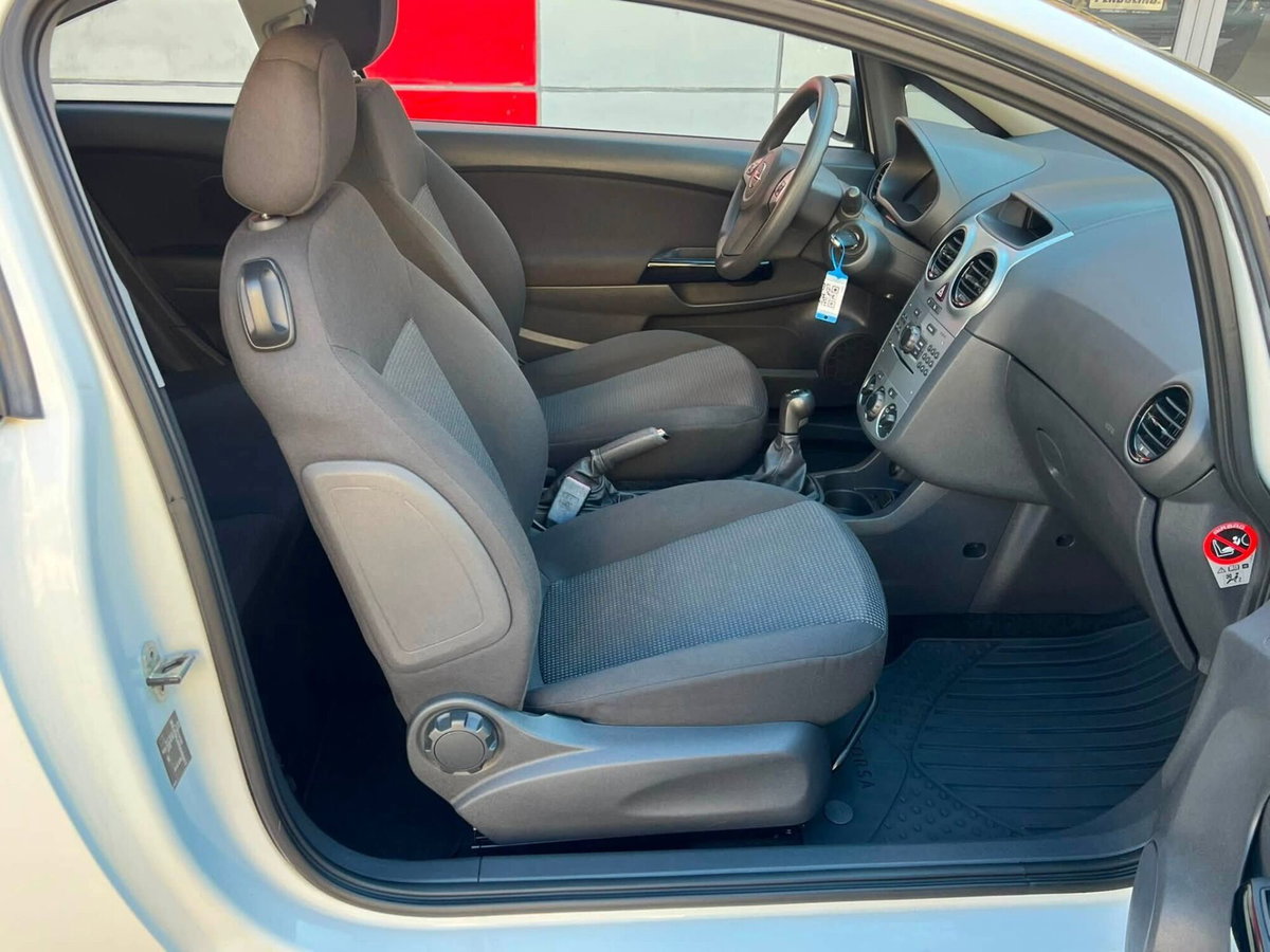 Opel Corsa 1.0 12V 3 porte One (13)