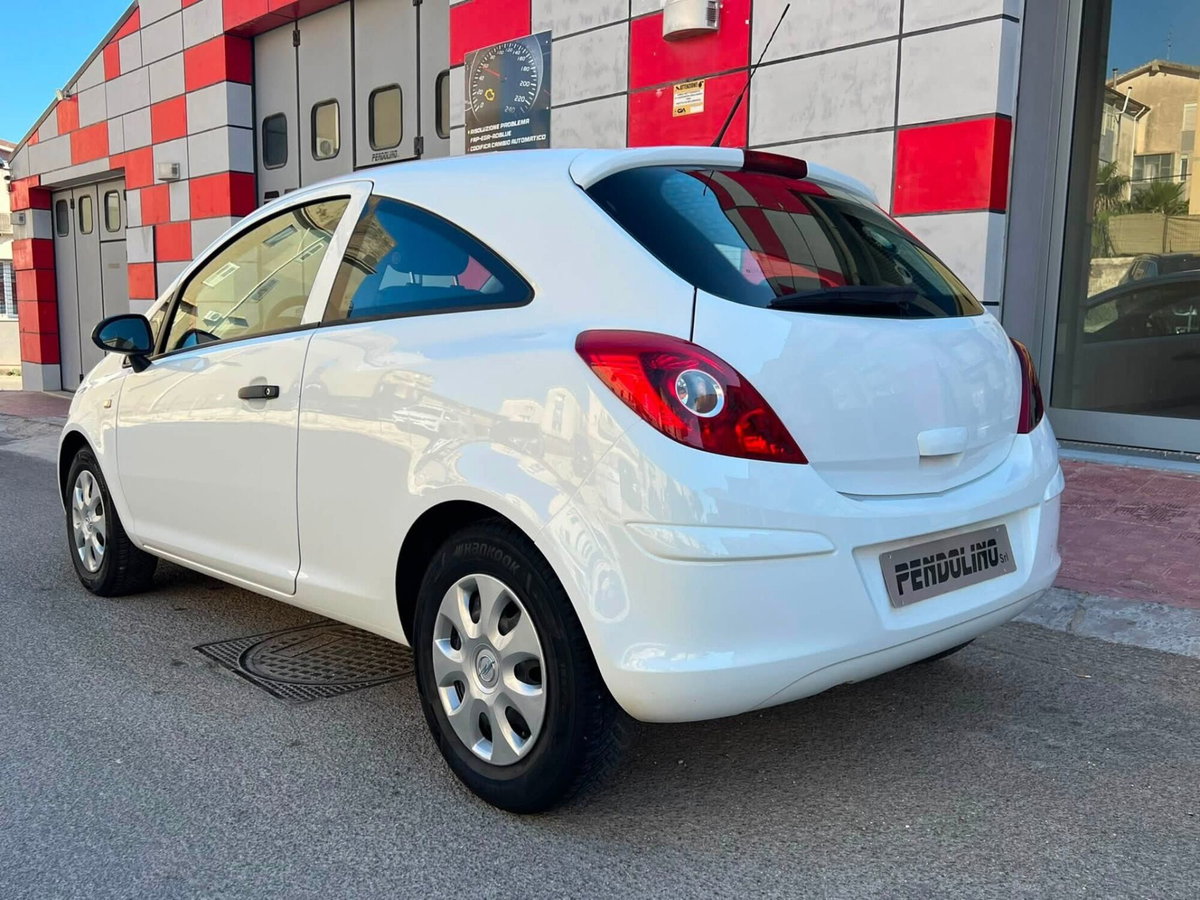 Opel Corsa 1.0 12V 3 porte One (6)