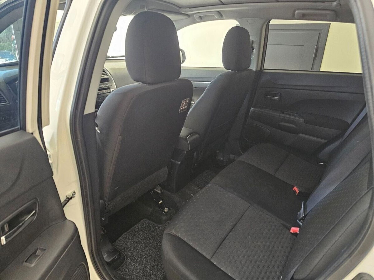 Mitsubishi ASX 1.8 DI-D 150 CV 2WD Intense ClearTec Panoramic (9)