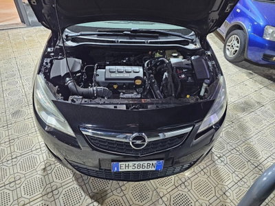 Opel Astra 1.4 Turbo 140CV 5 porte Cosmo (11)