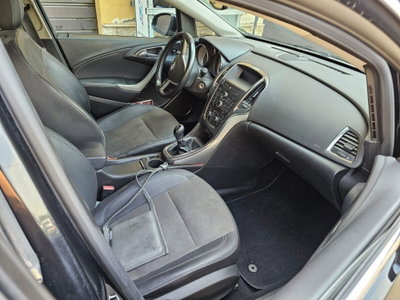 Opel Astra 1.4 Turbo 140CV 5 porte Cosmo (6)