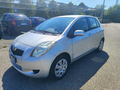 Toyota Yaris 1.0 3 porte Sol (2)