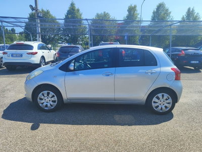 Toyota Yaris 1.0 3 porte Sol (3)