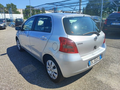 Toyota Yaris 1.0 3 porte Sol (4)