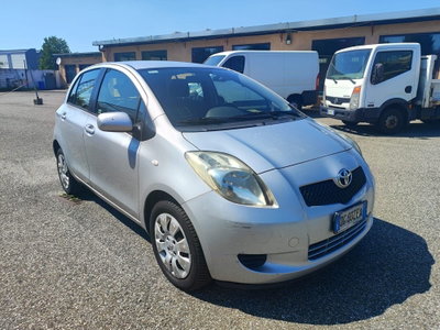 Toyota Yaris 1.0 3 porte Sol (8)