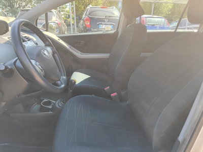 Toyota Yaris 1.0 3 porte Sol (9)