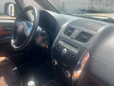 Fiat Sedici 2.0 MJT 16V DPF 4x4 Emotion (10)