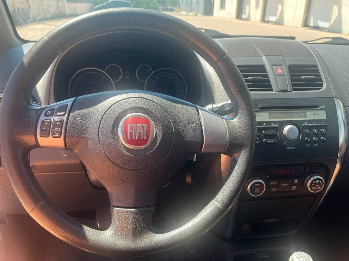 Fiat Sedici 2.0 MJT 16V DPF 4x4 Emotion (9)