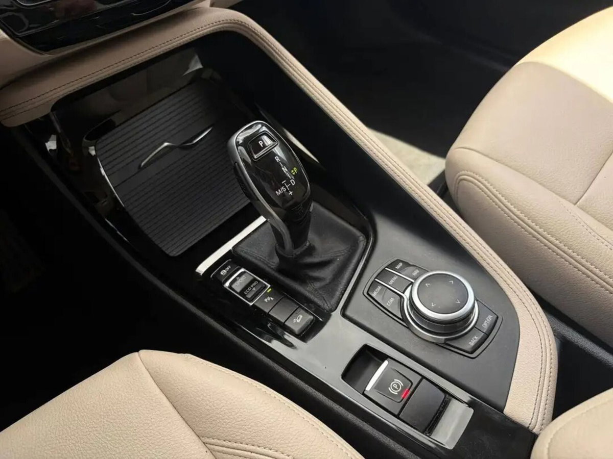 BMW X1 xDrive20d xLine Plus (13)