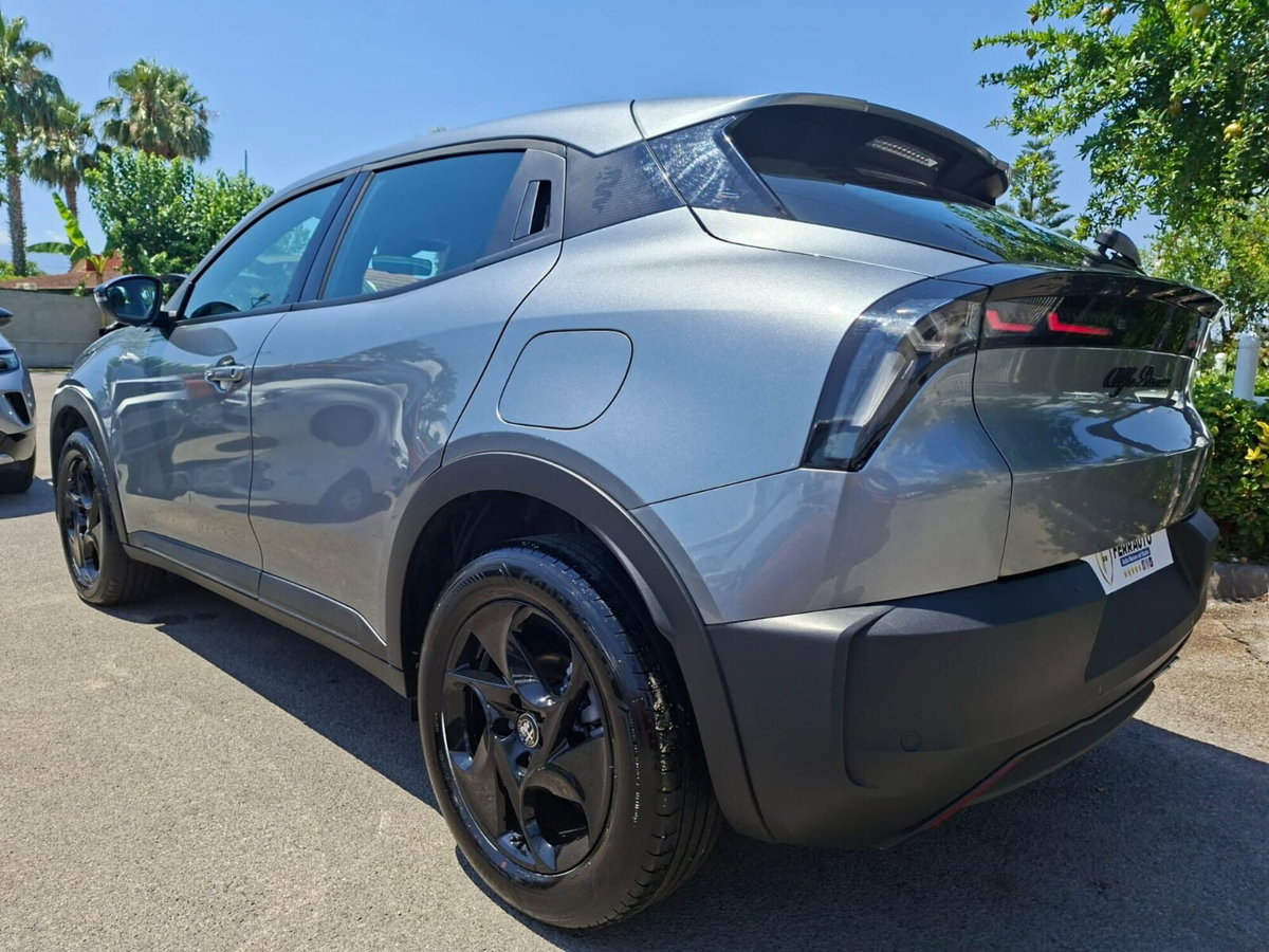 Alfa Romeo Junior 1.2 ibrida 145cv edct6 (12)