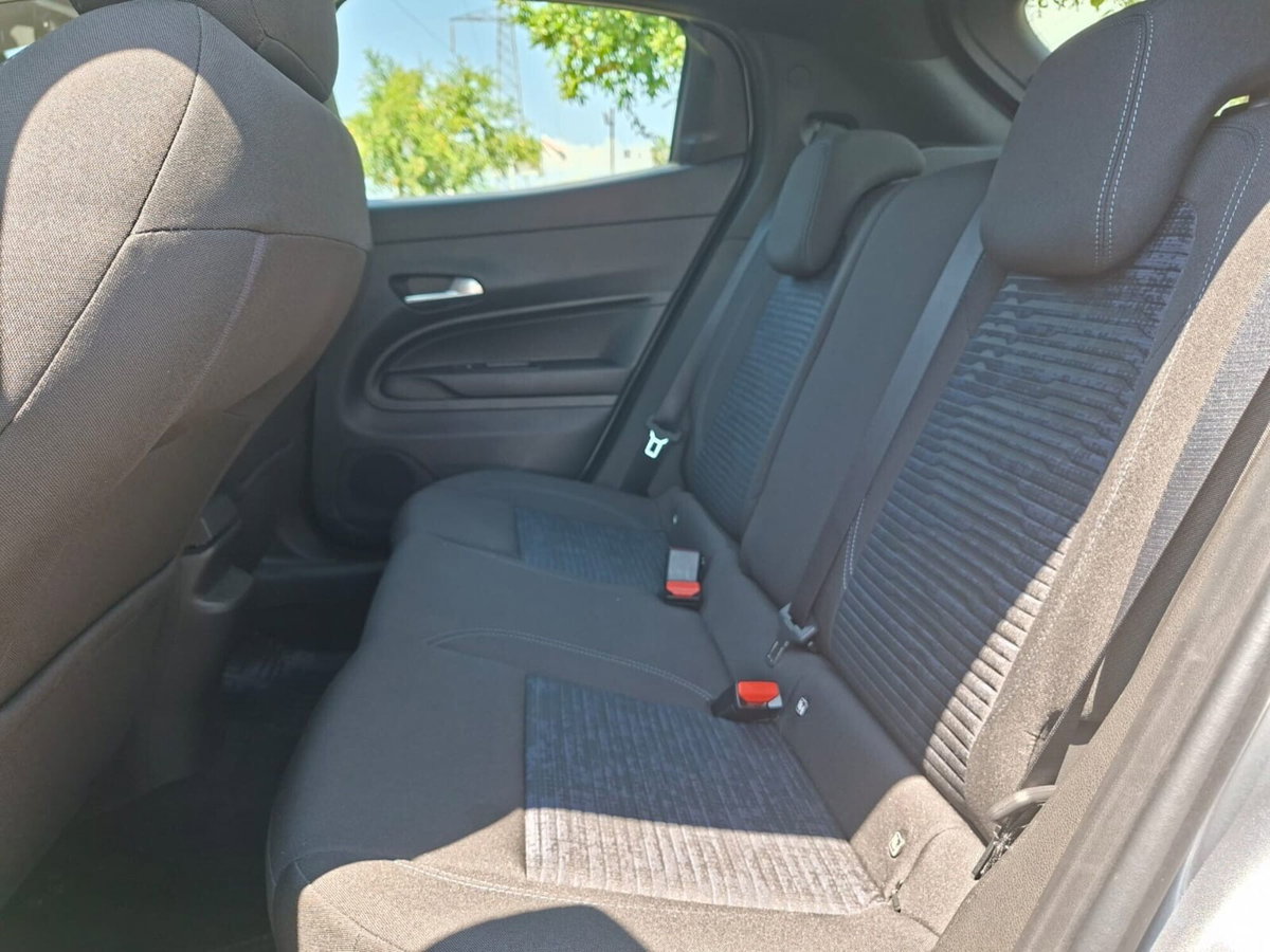 Alfa Romeo Junior 1.2 ibrida 145cv edct6 (17)