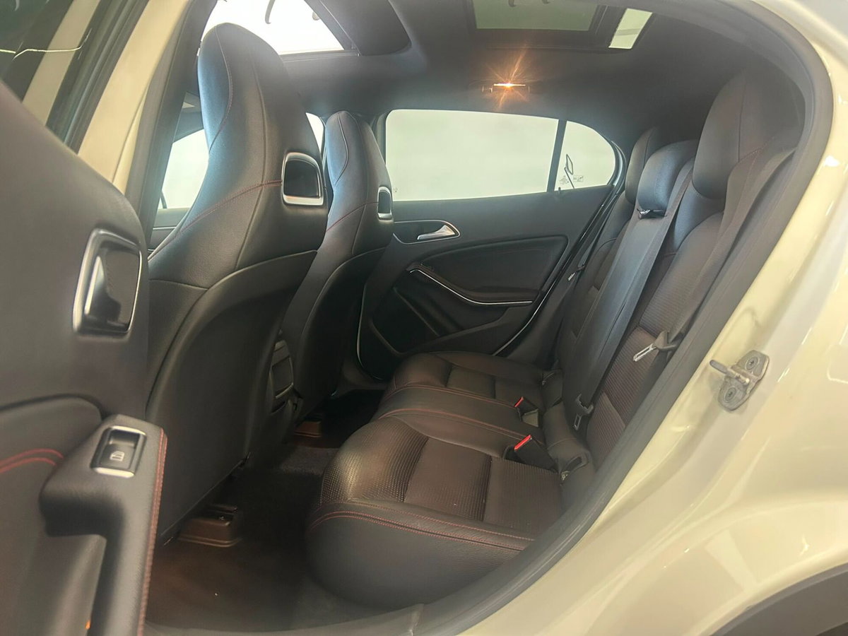 Mercedes-Benz GLA SUV 200 CDI Automatic Premium (10)