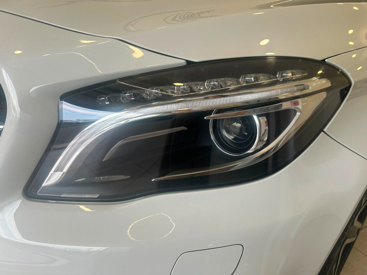Mercedes-Benz GLA SUV 200 CDI Automatic Premium (8)