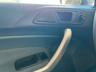 Ford Fiesta 1.4 5 porte Bz.- GPL Titanium (16)