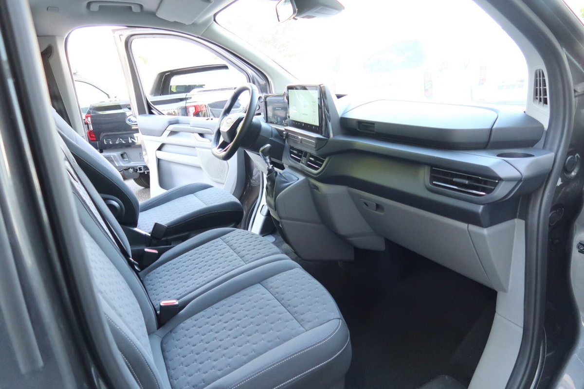 Ford Tourneo Custom tourneo custom V710 320 2.0 ecoblue 136cv Titanium L1H1 AWD A8 (10)