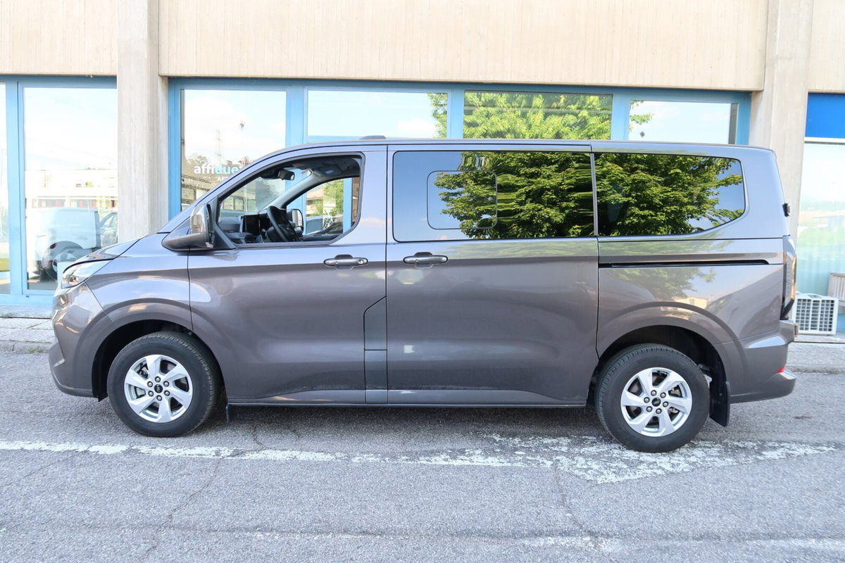 Ford Tourneo Custom tourneo custom V710 320 2.0 ecoblue 136cv Titanium L1H1 AWD A8 (4)