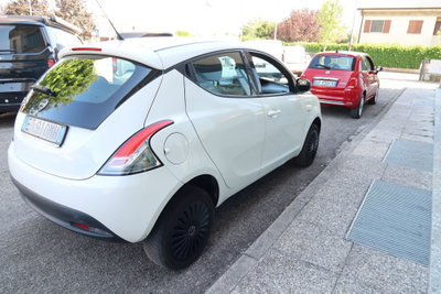 Lancia Ypsilon 0.9 TwinAir 85 CV 5 porte Metano Ecochic Elefantino (5)
