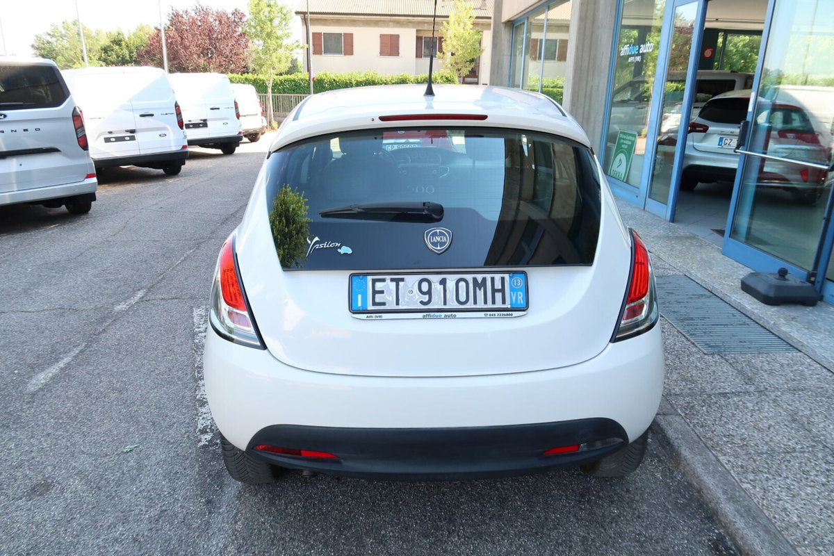 Lancia Ypsilon 0.9 TwinAir 85 CV 5 porte Metano Ecochic Elefantino (6)