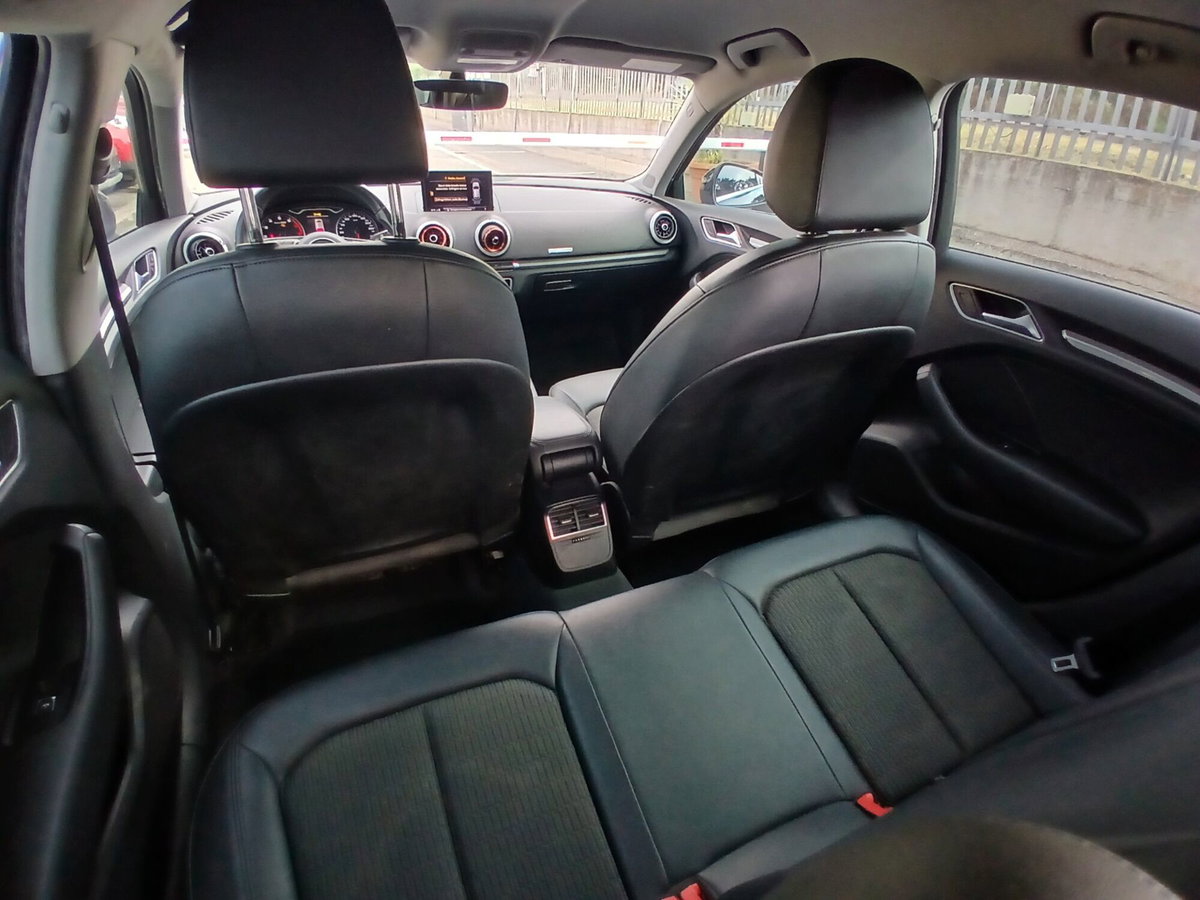Audi A3 Sportback 35 TFSI COD S tronic Sport (17)