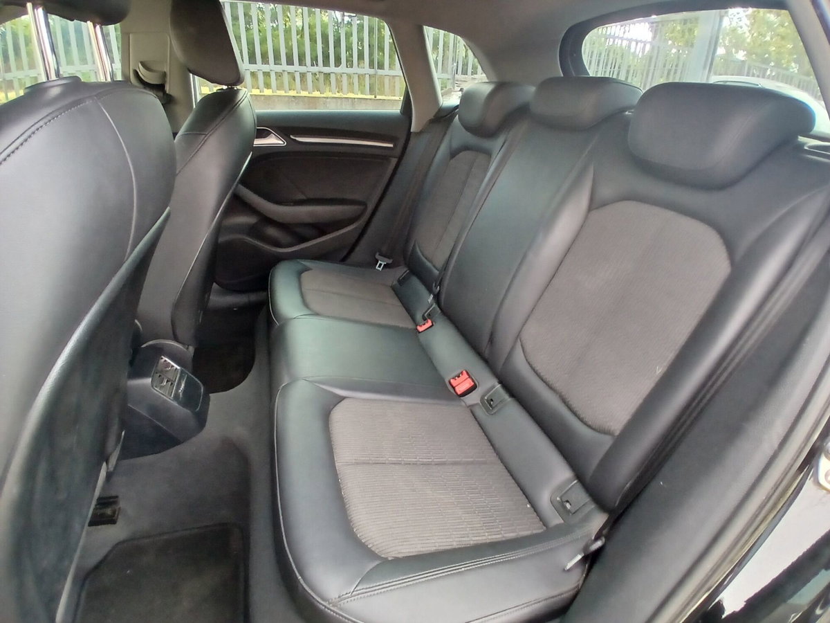 Audi A3 Sportback 35 TFSI COD S tronic Sport (18)