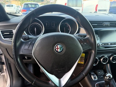 Alfa Romeo Giulietta 1.6 JTDm-2 Distinctive (12)