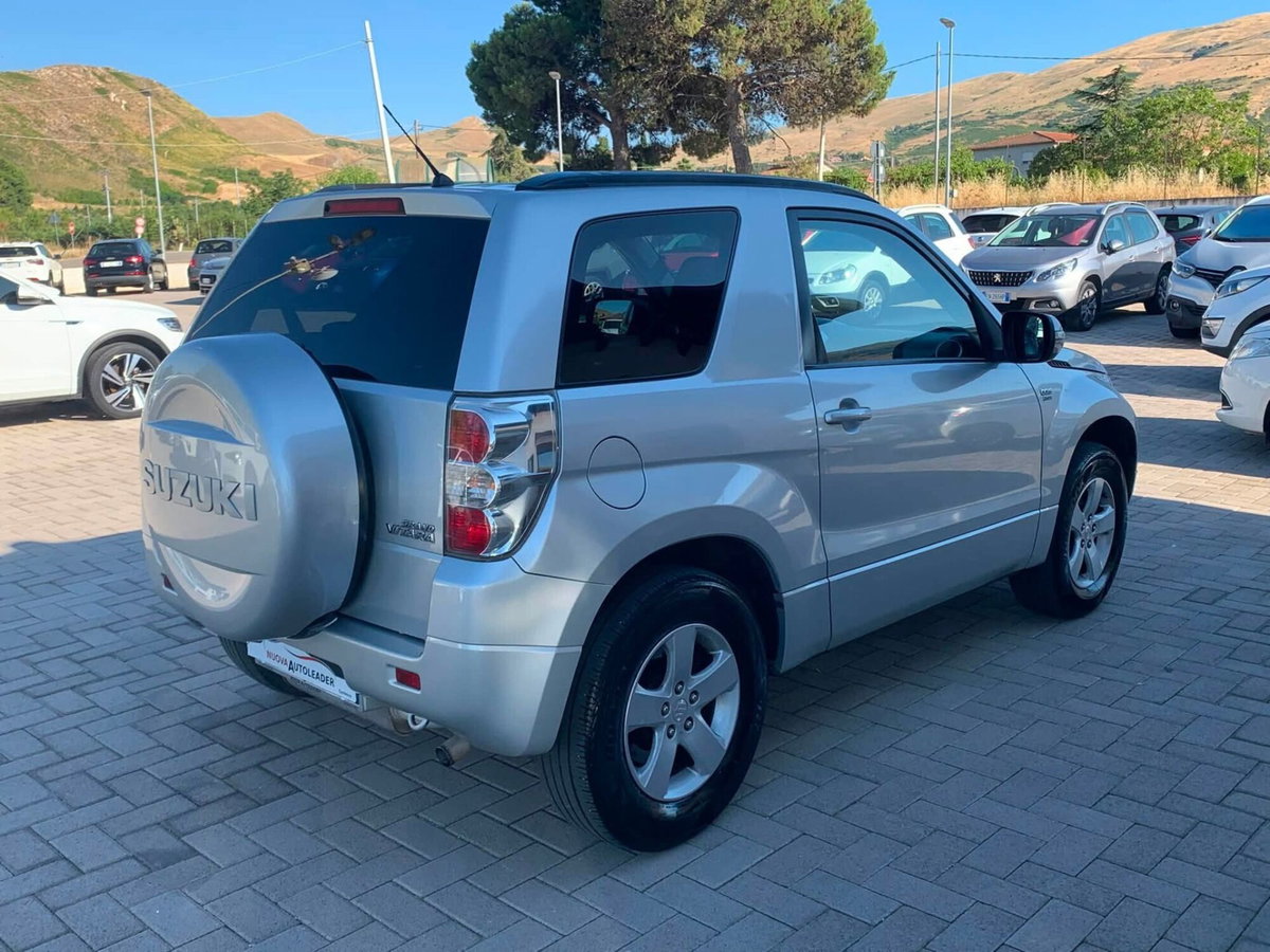 Suzuki Grand Vitara 1.9 DDiS 3 porte Offroad (3)
