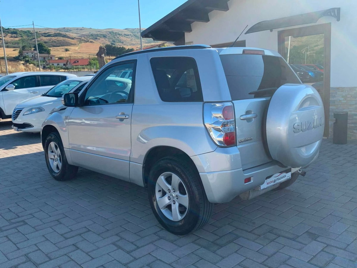 Suzuki Grand Vitara 1.9 DDiS 3 porte Offroad (6)